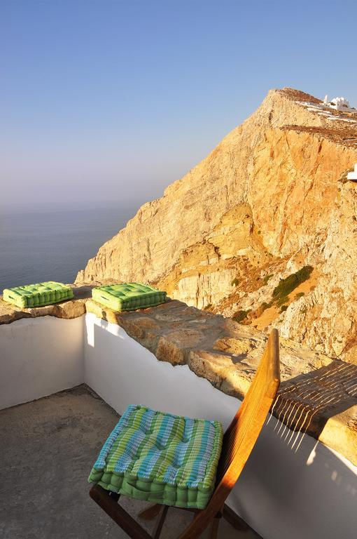 Вилла Folegandros-Cliffhouse Экстерьер фото